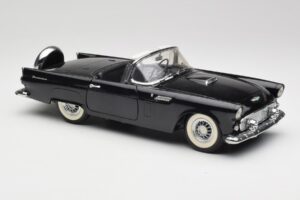 Ford Thunderbird Cabriolet Zwart Revell 1:18 8818-M1 Metaal — afbeelding 6 van 8