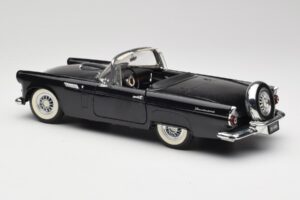 Ford Thunderbird Cabriolet Zwart Revell 1:18 8818-M1 Metaal — afbeelding 7 van 8
