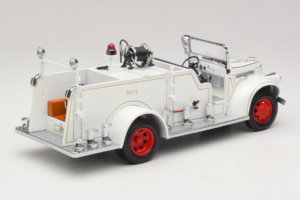GMC Brandweerauto Wit Road Signature 1:18 20068 Metaal — afbeelding 3 van 9