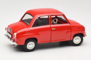 Goggomobil T 250 Rood Revell 1:18 8952 Metaal — afbeelding 2 van 7