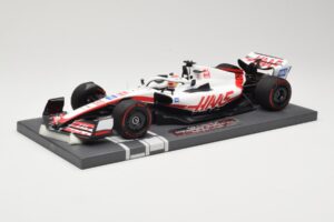 Haas VF-22 #20 K. Magnussen Bahrain GP 2022 Minichamps 1:18 117220120 Metaal — afbeelding 2 van 6