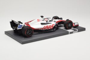 Haas VF-22 #20 K. Magnussen Bahrain GP 2022 Minichamps 1:18 117220120 Metaal — afbeelding 3 van 6