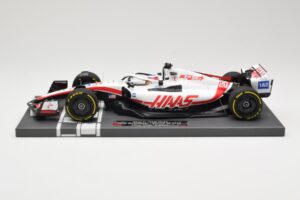 Haas VF-22 #20 K. Magnussen British GP 2022 Minichamps 1:18 117221020 Metaal