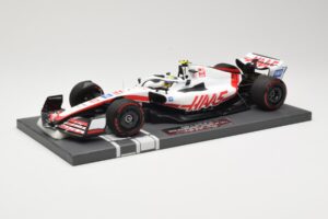 Haas VF-22 #47 M. Schumacher Bahrain GP 2022 Minichamps 1:18 117220147 Metaal — afbeelding 2 van 6