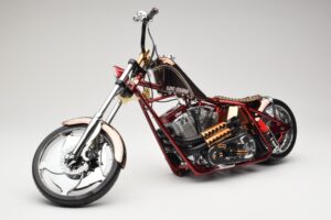 Harley-Davidson West Coast Choppers Diablo Soft Tail Goud Rood Minichamps 1:5 JJ04-05-03 Metaal