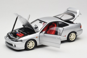 Honda Integra Type R DC2 Pre-Facelift Vogue Silver Metallic MotorHelix 1:18 M85202 Metaal — afbeelding 2 van 8