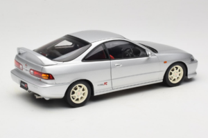 Honda Integra Type R DC2 Pre-Facelift Vogue Silver Metallic MotorHelix 1:18 M85202 Metaal — afbeelding 3 van 8