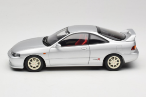 Honda Integra Type R DC2 Pre-Facelift Vogue Silver Metallic MotorHelix 1:18 M85202 Metaal — afbeelding 4 van 8