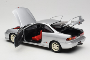 Honda Integra Type R DC2 Pre-Facelift Vogue Silver Metallic MotorHelix 1:18 M85202 Metaal — afbeelding 5 van 8
