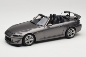Honda S2000 AP2 Type S Moon Rock Metallic MotorHelix 1:18 M85111 Metaal