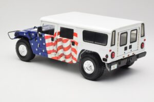 Hummer H1 AM General Gore-Lieberman Humvee America Exoto 1:18 1807 Metaal — afbeelding 7 van 8