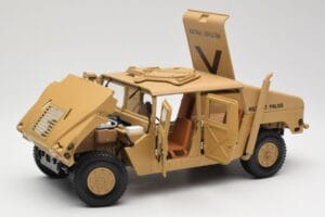 Hummer H1 AM General Military Police Exoto 1:18 01801 Metaal — afbeelding 2 van 8
