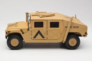 Hummer H1 AM General Military Police Exoto 1:18 01801 Metaal — afbeelding 4 van 8