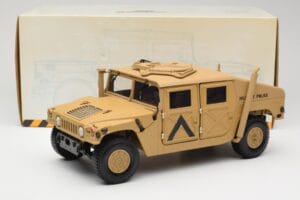 Hummer H1 AM General Military Police Exoto 1:18 01801 Metaal — afbeelding 8 van 8