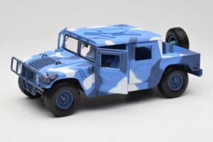 Hummer H1 Humvee Blauw & Wit Motormax 1:18 73157 Metaal — afbeelding 2 van 8