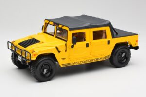 Hummer H1 Soft Top Geel Maisto 1:18 56041 Metaal
