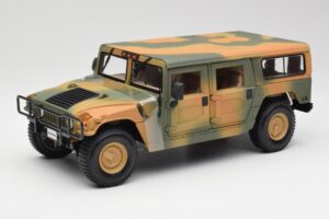 Hummer H1 Station Wagon Military Maisto 1:18 56049 Metaal