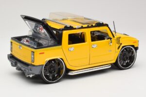 Hummer H2 SUT Concept Geel Maisto 1:18 31067 Metaal — afbeelding 3 van 8