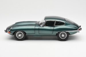 Jaguar E-Type 3.8 Series 1 Donkergroen Kyosho 1:18 08954DG Metaal — afbeelding 4 van 8