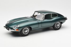 Jaguar E-Type 3.8 Series 1 Donkergroen Kyosho 1:18 08954DG Metaal