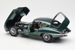 Jaguar E-Type 3.8 Series 1 Donkergroen Kyosho 1:18 08954DG Metaal — afbeelding 5 van 8