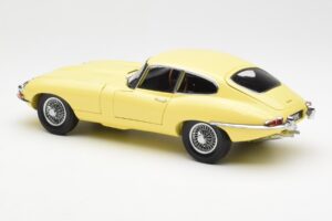 Jaguar E-Type 3.8 Series 1 Lichtgeel Kyosho 1:18 08954LY Metaal — afbeelding 7 van 8
