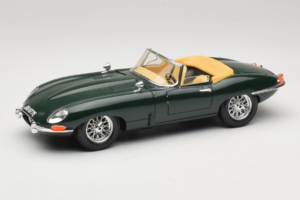 Jaguar E-Type Cabriolet Groen Bburago 1:18 3026 Metaal