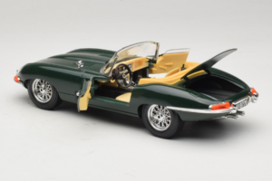 Jaguar E-Type Cabriolet Groen Bburago 1:18 3026 Metaal — afbeelding 5 van 8
