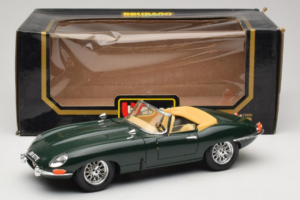 Jaguar E-Type Cabriolet Groen Bburago 1:18 3026 Metaal — afbeelding 8 van 8