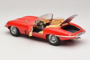 Jaguar E-Type Series 1 Cabriolet Rood Bburago 1:18 3038 Metaal — afbeelding 5 van 8