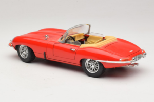 Jaguar E-Type Series 1 Cabriolet Rood Bburago 1:18 3038 Metaal — afbeelding 6 van 8