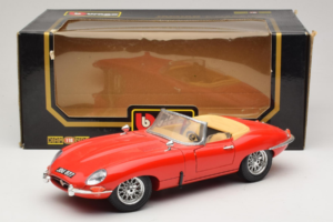 Jaguar E-Type Series 1 Cabriolet Rood Bburago 1:18 3038 Metaal — afbeelding 8 van 8