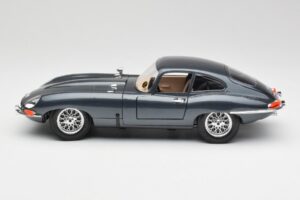 Jaguar E-Type Series 1 Groen Bburago 1:18 3018-M1 Metaal — afbeelding 3 van 8