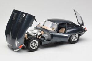 Jaguar E-Type Series 1 Groen Bburago 1:18 3018-M1 Metaal — afbeelding 8 van 8