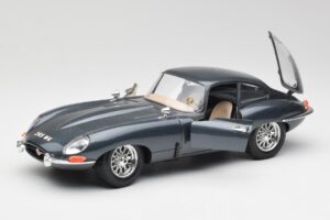 Jaguar E-Type Grijs Bburago 1:18 30018 Metaal — afbeelding 2 van 8