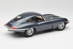 Jaguar E-Type Grijs Bburago 1:18 30018 Metaal — afbeelding 3 van 8