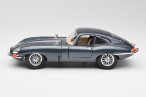 Jaguar E-Type Grijs Bburago 1:18 30018 Metaal — afbeelding 4 van 8