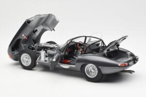 Jaguar E-Type Series 1 Coupe Lightweight Donkergrijs AUTOart 1:18 73647 Metaal — afbeelding 5 van 8