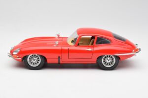 Jaguar E-Type Rood Bburago 1:18 3018 Metaal — afbeelding 4 van 8