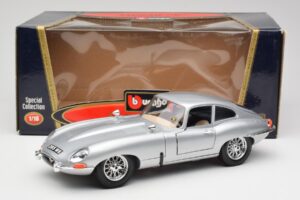 Jaguar E-Type Series 1 Zilver Bburago 1:18 3018-M2 Metaal — afbeelding 8 van 8