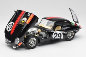 Jaguar E-Type #29 Zwart Bburago 1:18 3018-M4 Metaal — afbeelding 2 van 8
