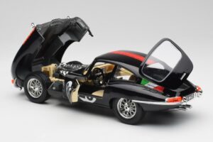 Jaguar E-Type #29 Zwart Bburago 1:18 3018-M4 Metaal — afbeelding 5 van 8