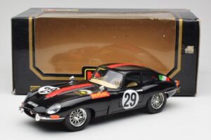 Jaguar E-Type #29 Zwart Bburago 1:18 3018-M4 Metaal — afbeelding 8 van 8
