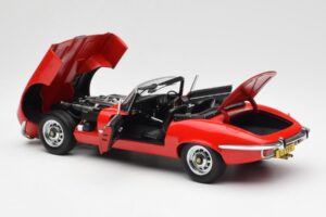 Jaguar E-Type Roadster Series III V12 Rood AUTOart 1:18 73523 Metaal — afbeelding 5 van 8
