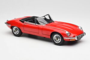 Jaguar E-Type Roadster Series III V12 Rood AUTOart 1:18 73523 Metaal — afbeelding 6 van 8