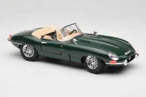 Jaguar E-Type Series 1 Roadster Groen Bburago 1:18 3016-M1 Metaal — afbeelding 6 van 8