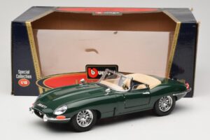 Jaguar E-Type Series 1 Roadster Groen Bburago 1:18 3016-M1 Metaal — afbeelding 8 van 8