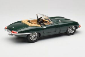 Jaguar E-Type Series 1 Roadster Groen Bburago 1:18 3018-M5 Metaal — afbeelding 3 van 8