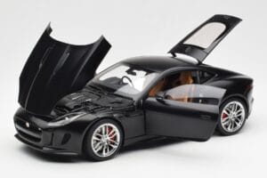 Jaguar F-Type R X152 Mat Zwart AUTOart 1:18 73652 Composiet — afbeelding 2 van 8