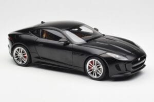 Jaguar F-Type R X152 Mat Zwart AUTOart 1:18 73652 Composiet — afbeelding 6 van 8